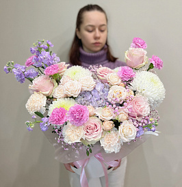 Композиция " Северное Сияние " Состав: Маттиола, хризантема, гортензия, диантус